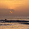 Arjen sup surfing in the sunset @ the Westcoast of Barbados